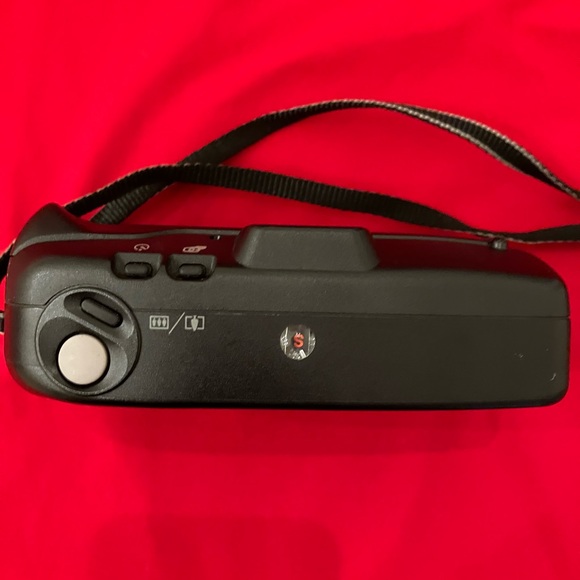 Canon Sure Shot Black Film Camera with case - Picture 6 of 9